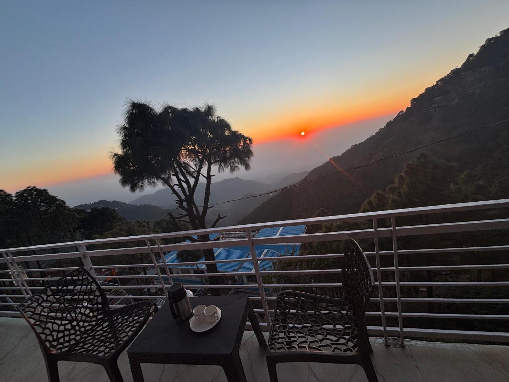 Humble Stay Villa Kasauli Esterno foto